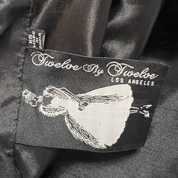 Twelve by Twelve Black Sleeveless Top Ruffle Front Zip Up Size XS - Picture 9 of 10